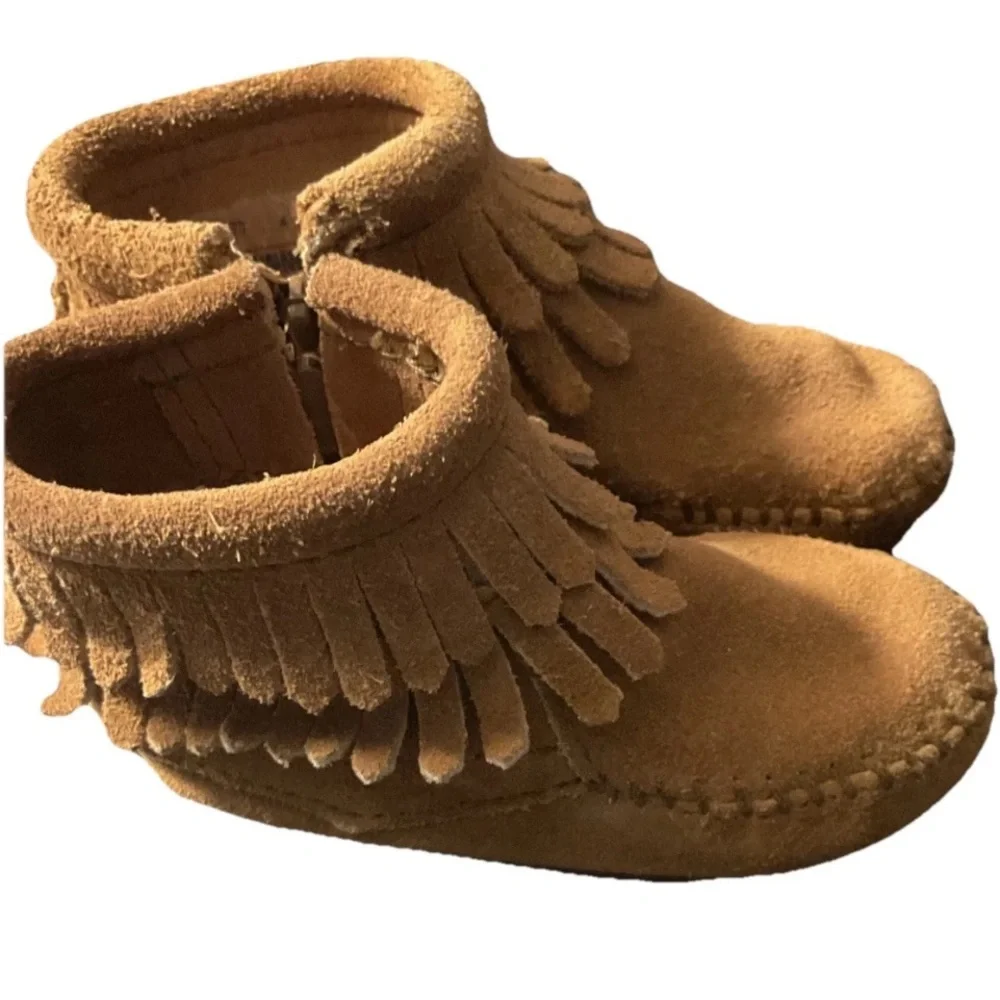 MINNETONKA Moccasin Brown Suede Zip Top Fringe Rubber Sole Unisex Toddler 4